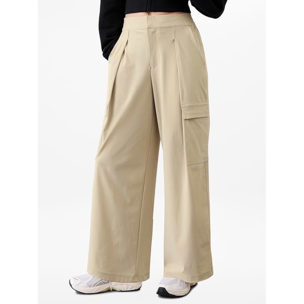 Athleta Pinnacle High Rise Cargo Wide Leg Trousers Tan Size 10 Petite